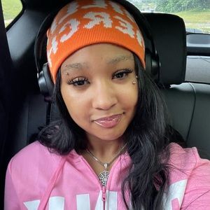 Meet your Posher, Tanea